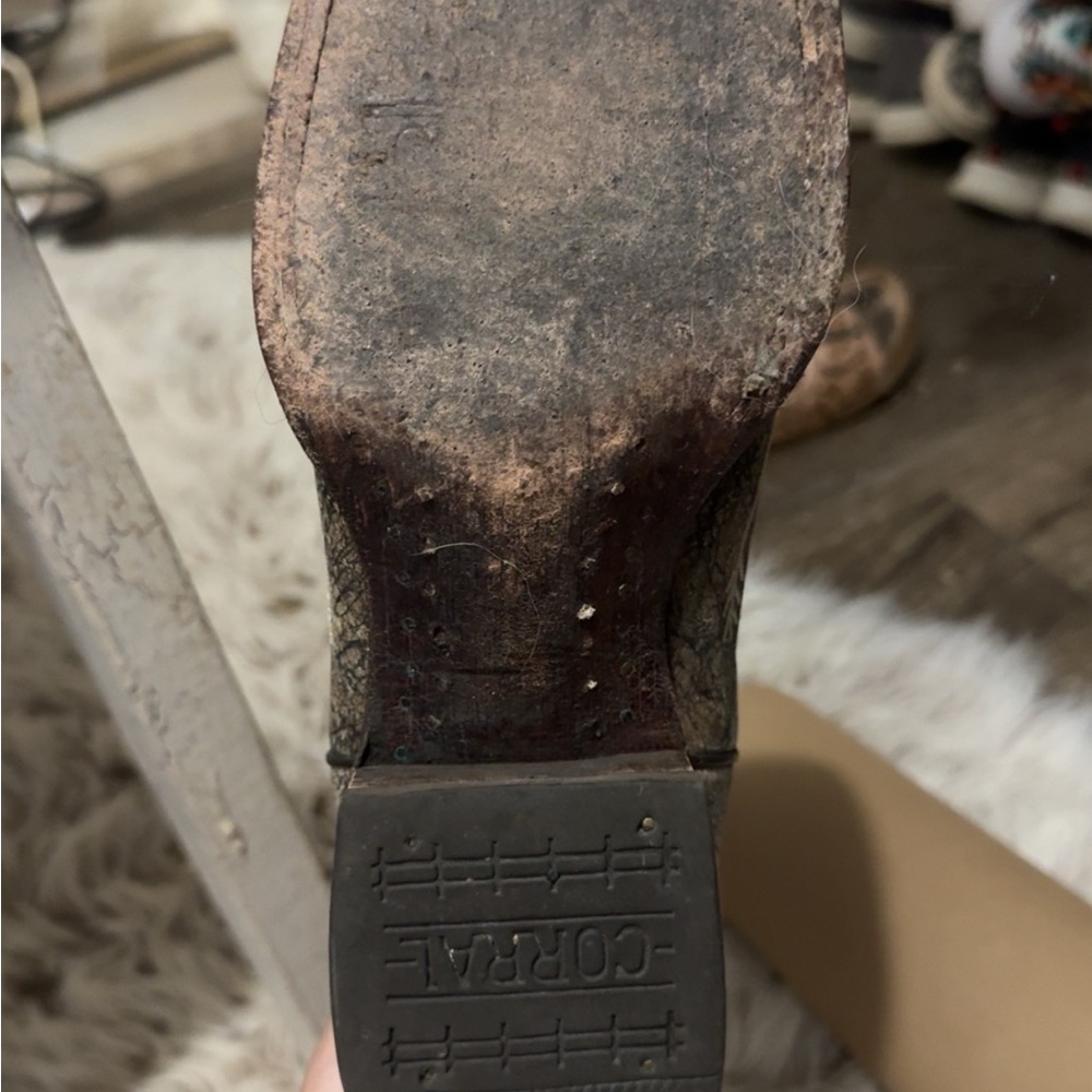 Corral women’s 8.5